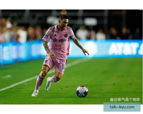 梅西加盟迈阿密国际后首次亮相赛场带领球队战胜对手